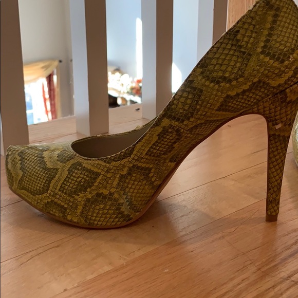 Colin Stuart  Lime python Platform High Heel Sz 10 - Picture 3 of 11